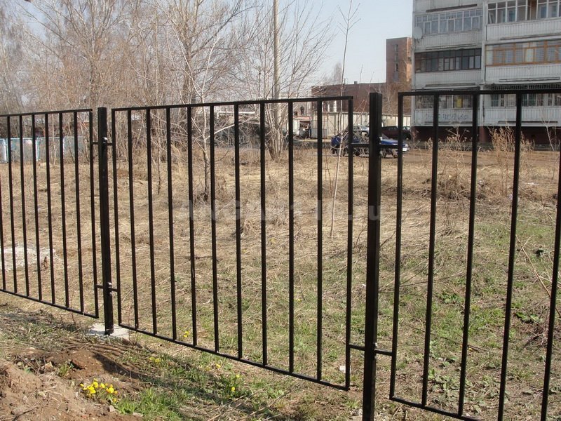 Забор из арматуры фото Забор из арматуры фото